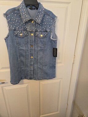Jean vest with pearls